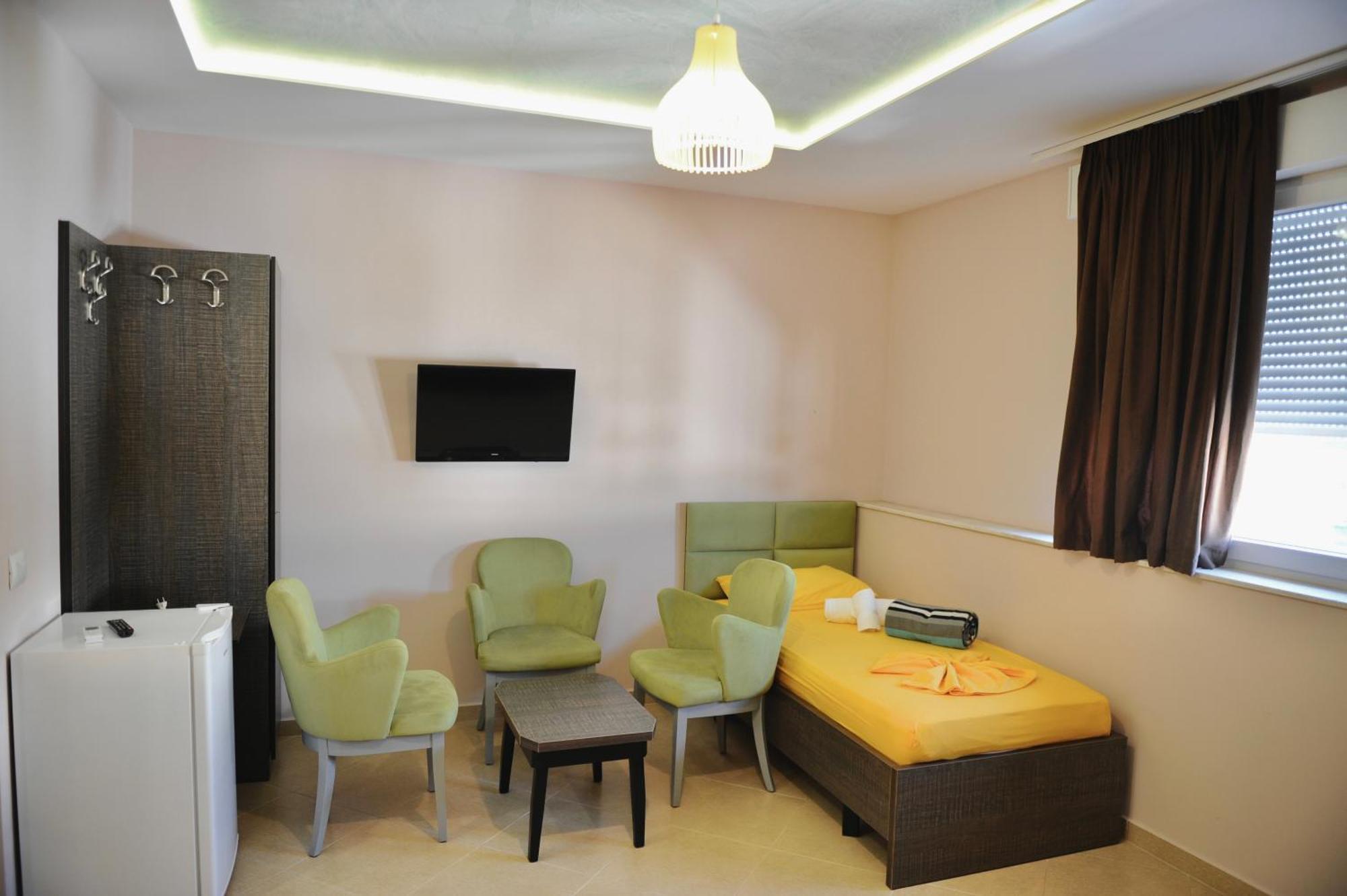 Fishland Seaside Hotel *
